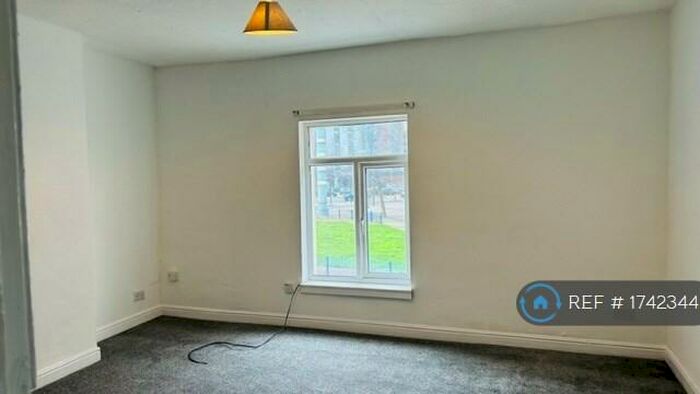 2 Bedroom Flat To Rent In Spring Street, Hull, HU2