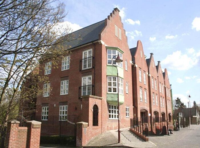 2 Bedroom Flat For Sale In Watling Street, Radlett, WD7