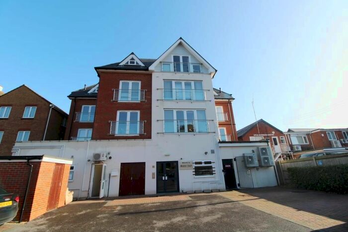 2 Bedroom Flat To Rent In Library Road, Ferndown, BH22