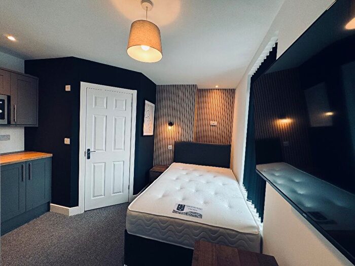 6 Bedroom Terraced House To Rent In House Share - Studio Rooms - Cheyney Road, Chester, CH1