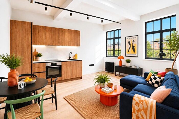 2 Bedroom Apartment To Rent In Old Clothing Factory, London Fields, Hackney, E9