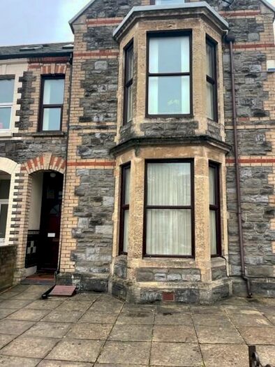 2 Bedroom Flat To Rent In Richmond Road, Cardiff, CF24