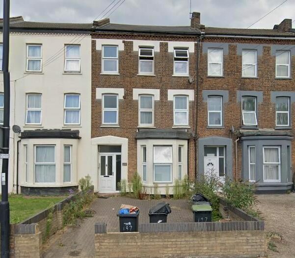 Studio To Rent In Church Street, London, N9