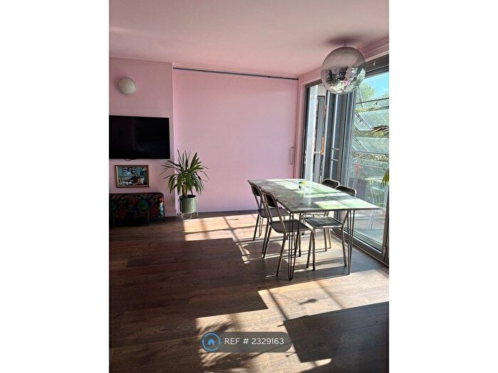 1 Bedroom Flat To Rent In Consort Road, Peckham, SE15