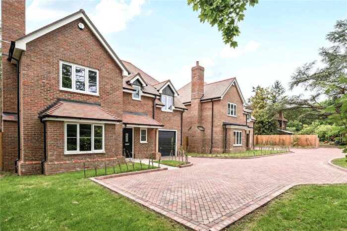5 Bedroom Detached House For Sale In Bartley Heath, North Warnborough, Hook, Hampshire, RG29