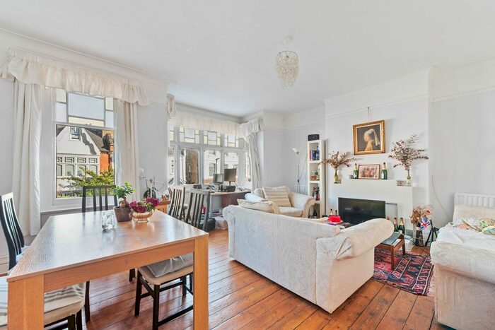 3 Bedroom Flat To Rent In Ennismore Avenue, Chiswick, London, W4