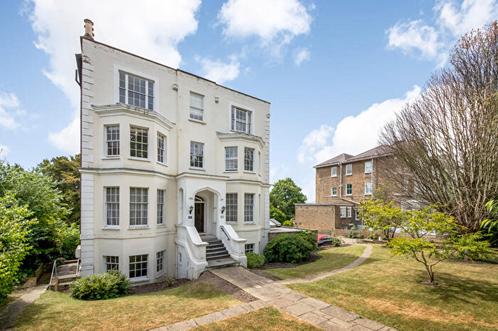 3 Bedroom Flat To Rent In Knighton House, Manor Way, London, SE3