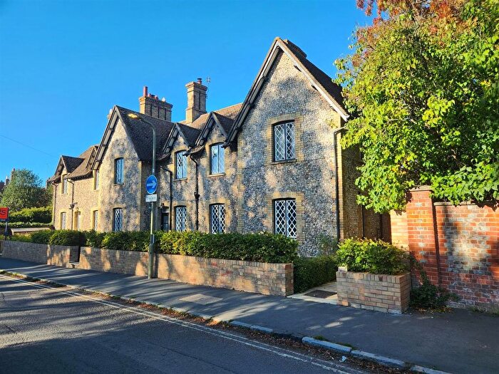 3 Bedroom Flat For Sale In Hill Road, Watlington, OX49