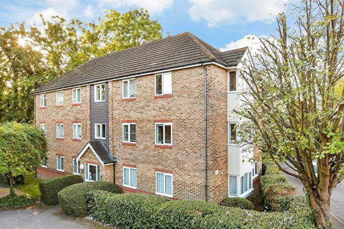 1 Bedroom Flat For Sale In Sevenoaks Close, Belmont Heights, Sutton, Surrey, SM2