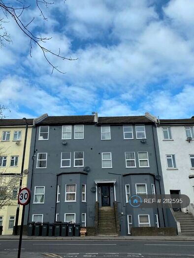 2 Bedroom Flat To Rent In Penge Road, London, SE25