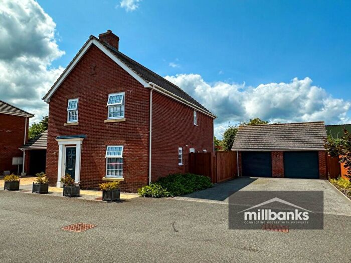 4 Bedroom Detached House For Sale In Cherry Close, Attleborough, Norfolk, NR17