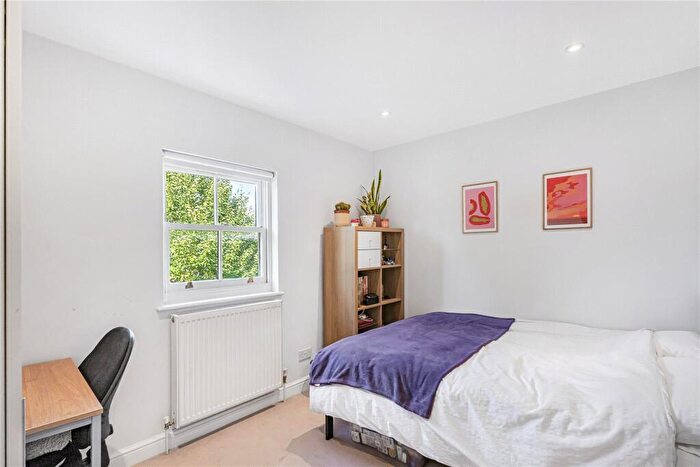 4 Bedroom Terraced House To Rent In Anchor Terrace, Cephas Avenue, London, E1