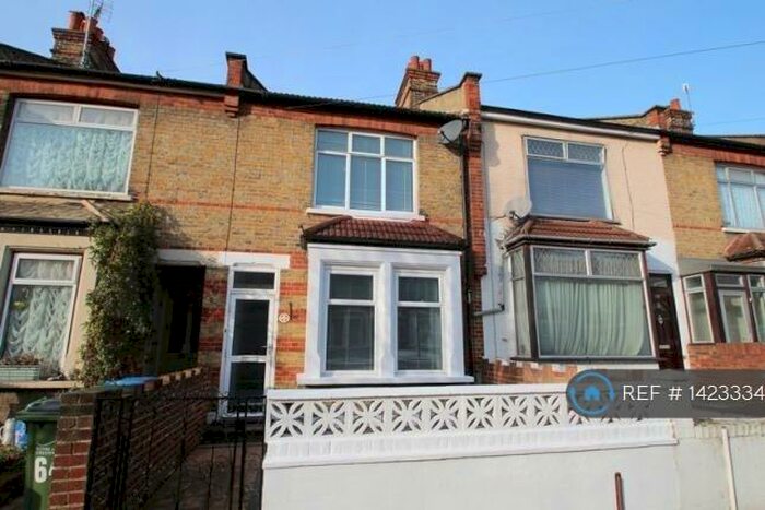 2 Bedroom Terraced House To Rent In Rochdale Road, London, SE2