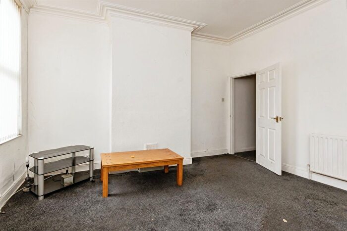 2 Bedroom End Of Terrace House For Sale In Hartley Road, Nottingham, NG7