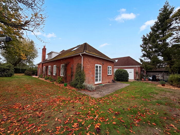 Studio To Rent In Clay Lane, Beenham, Reading, RG7