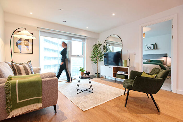 3 Bedroom Flat To Rent In Apo The Holloway, Blucher Street, Birmingham, B1
