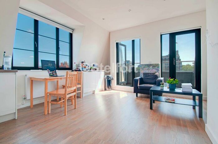 2 Bedroom Apartment To Rent In Eversholt Street, London, NW1