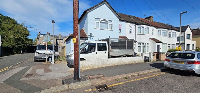 3 Bedroom Property To Rent In Clarendon Road, Borehamwood, WD6