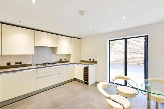5 Bedroom Apartment To Rent In St. Donatts Road, London, SE14