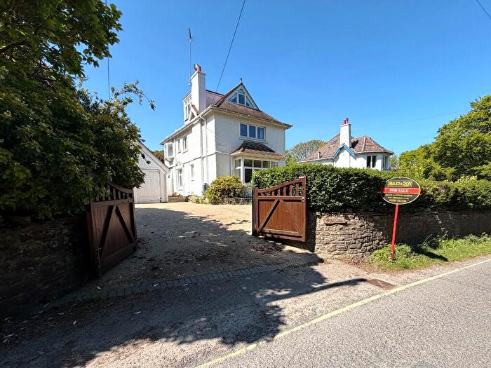 5 Bedroom Detached House For Sale In Ferry Road, BH19
