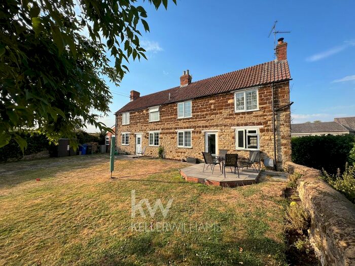 3 Bedroom Cottage For Sale In Main Street, Northampton, Northamptonshire, NN7
