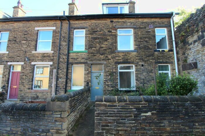 2 Bedroom House To Rent In Melbourne Street, Shipley, BD18