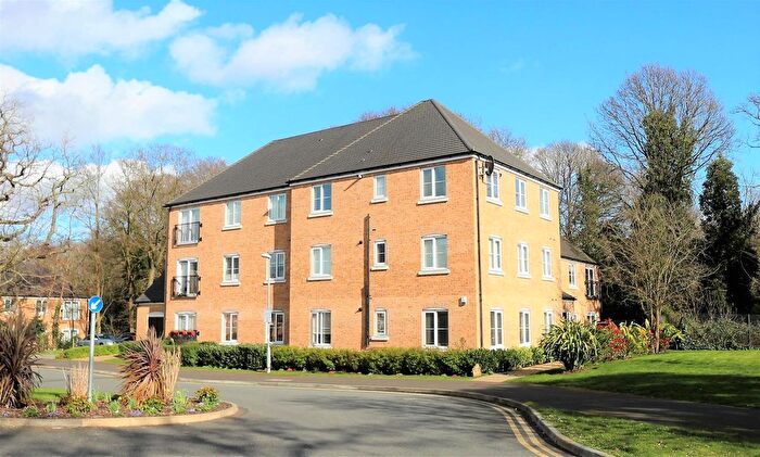 2 Bedroom Flat To Rent In Waratah Drive, Chislehurst, BR7