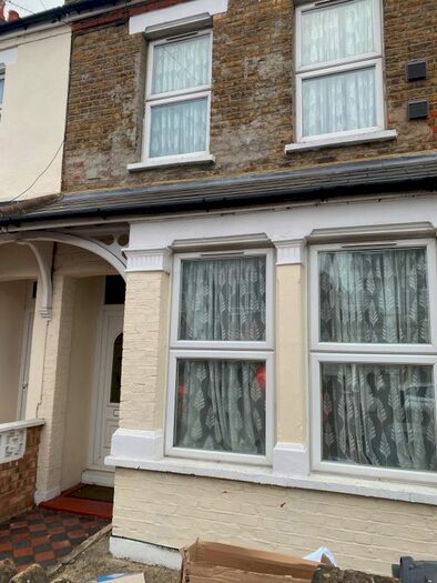 4 Bedroom Terraced House To Rent In Rollit Crescent, Hounslow TW3