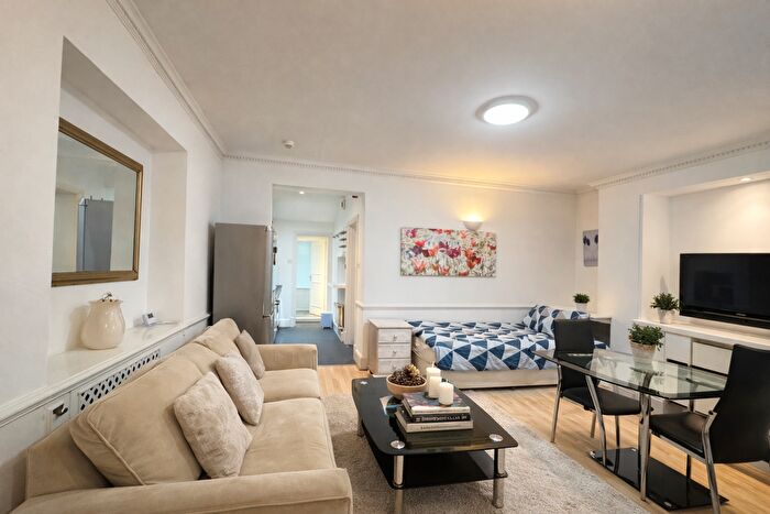 1 Bedroom Flat To Rent In Oakley Street, London, SW3