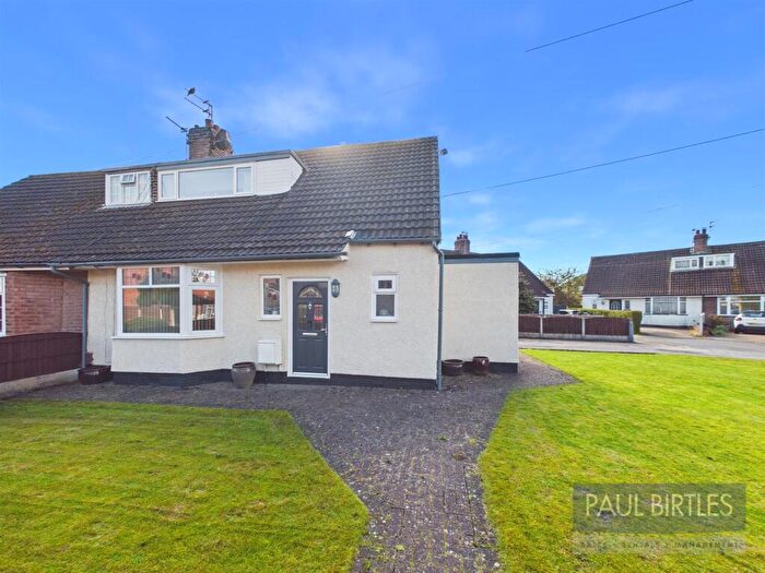 3 Bedroom Semi Detached House For Sale In Balmoral Road, Flixton, Trafford, M41