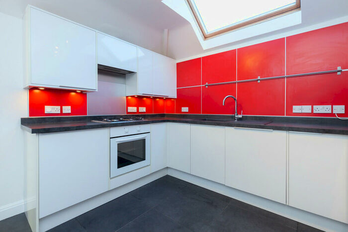 3 Bedroom Apartment To Rent In Stanway Road, Headington, OX3