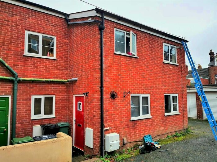 3 Bedroom Town House To Rent In Culverland Road, Exeter, EX4