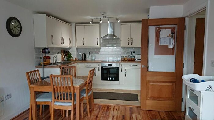 2 Bedroom Flat To Rent In Bath Road, Slough, SL1