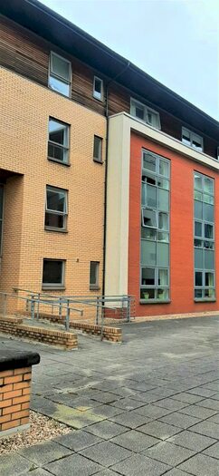 2 Bedroom Flat To Rent In Partick Bridge Steet, Partick, G11