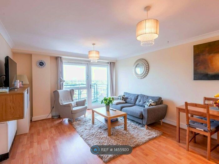 2 Bedroom Flat To Rent In The Concourse, London, N9