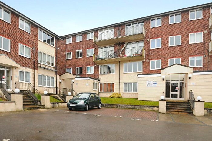 2 Bedroom Apartment To Rent In Lizmans Court, East Oxford, OX4