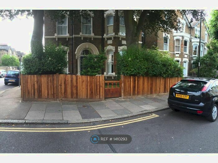 2 Bedroom Flat To Rent In Brockley, London, SE4