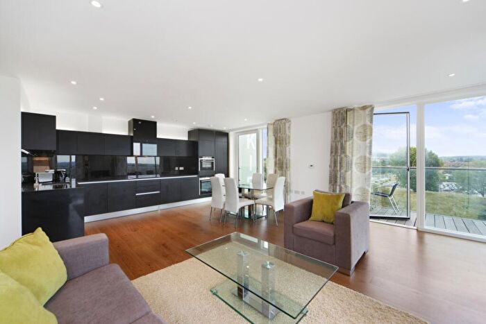 3 Bedroom Apartment To Rent In Tizzard Grove London, SE3