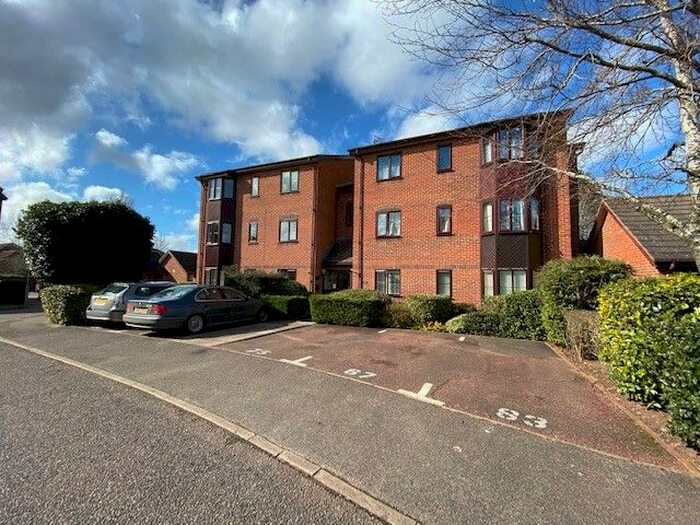1 Bedroom Flat To Rent In Poets Chase, Aylesbury, HP21