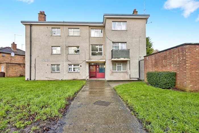 2 Bedroom Maisonette For Sale In Chalcombe Avenue, Northampton, NN2