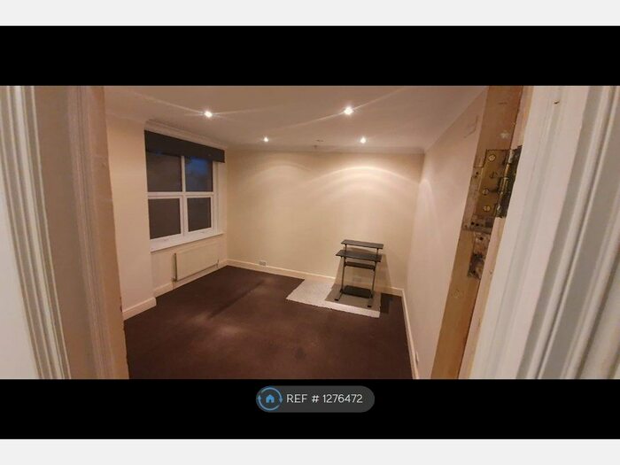 3 Bedroom Maisonette To Rent In Satanita Road, Westcliff-On-Sea SS0