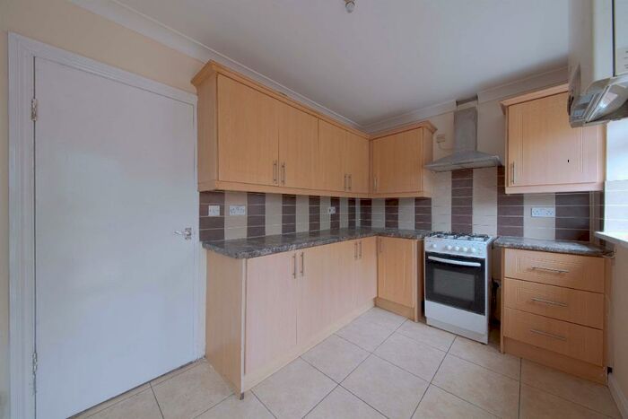 3 Bedroom Terraced House To Rent In Severn Crescent, Slough, SL3