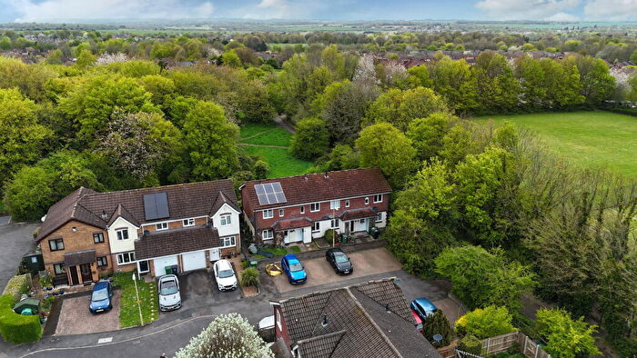 2 Bedroom Terraced House For Sale In The Cornfields, Basingstoke, RG22