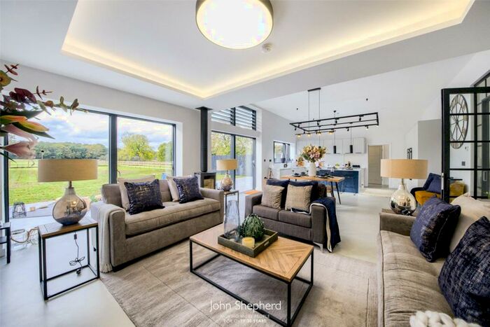 4 Bedroom Bungalow For Sale In Poolhead Lane, Earlswood, Solihull, Warwickshire, B94