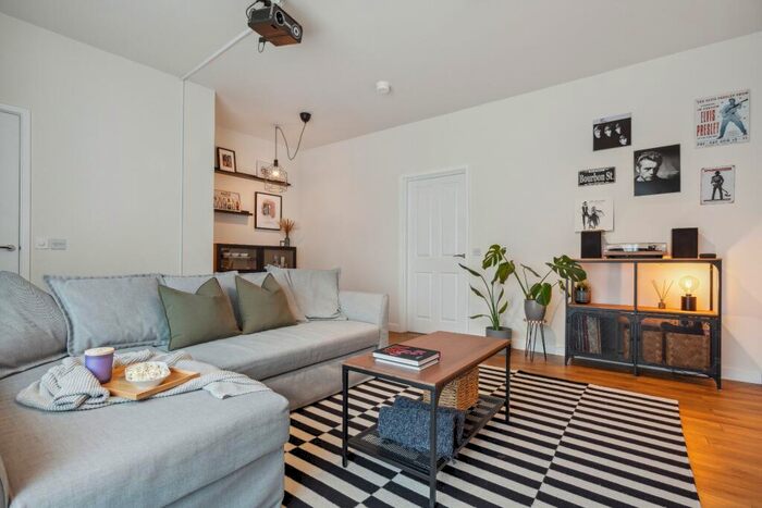 3 Bedroom Terraced House To Rent In Sighthill Circus, Northbridge, Glasgow, G4