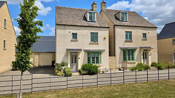 4 Bedroom Detached House For Sale In Gardner Way, Cirencester, GL7