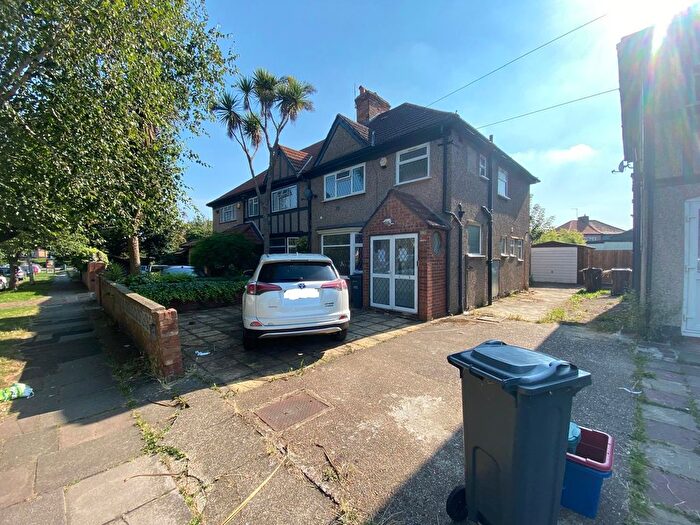 3 Bedroom Semi-Detached House To Rent In Gresham Road, Hounslow, TW3