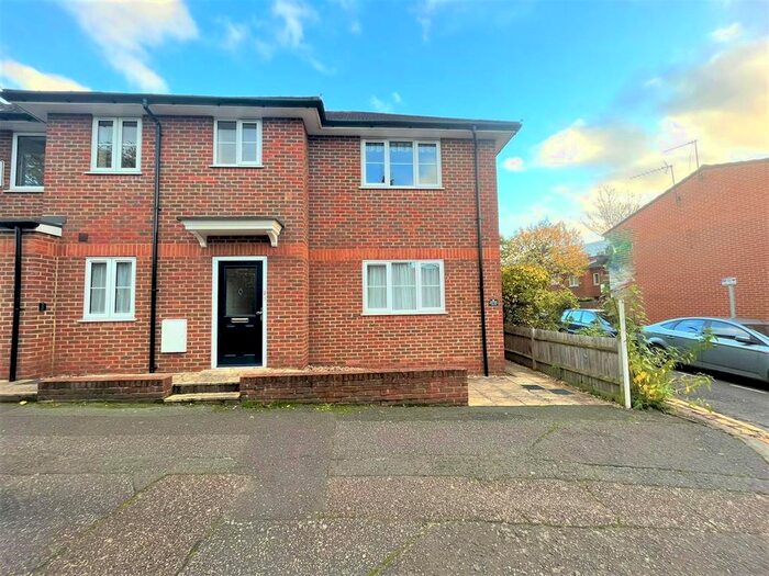 2 Bedroom Maisonette To Rent In Chestnut House, Iffley Close, Uxbridge, UB8