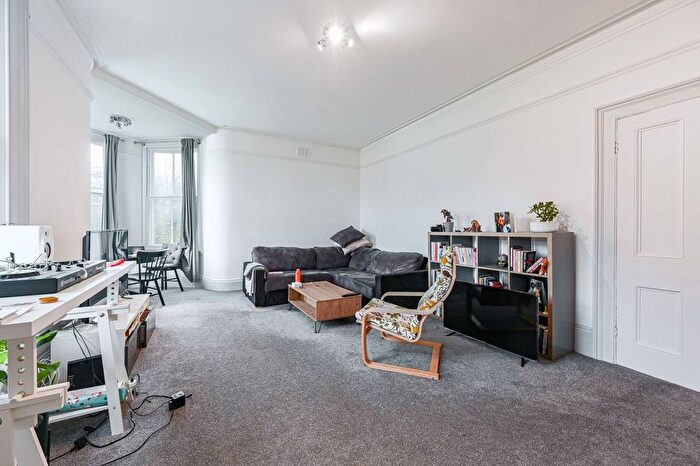 2 Bedroom Maisonette To Rent In Eliot Hill, Lewisham, London, SE13