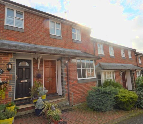 2 Bedroom Property To Rent In De Tany Court, St Albans, AL1